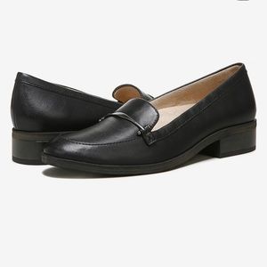SOUL Naturalizer Women’s Ridley Black Loafers Flats Size 10W. New